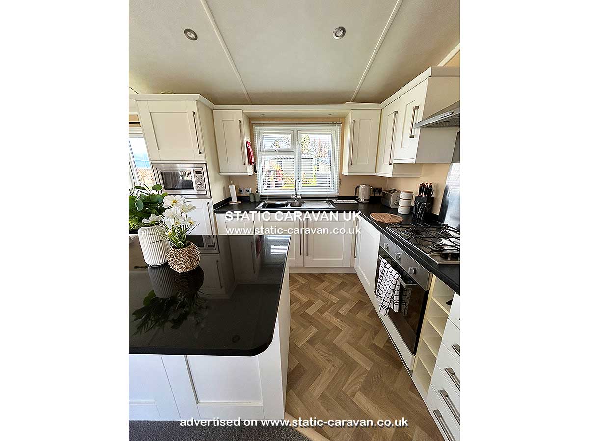 Caravan for hire Pine Lodge at Hafan-Y-Mor, Pwllheli, Gwynedd, North Wales