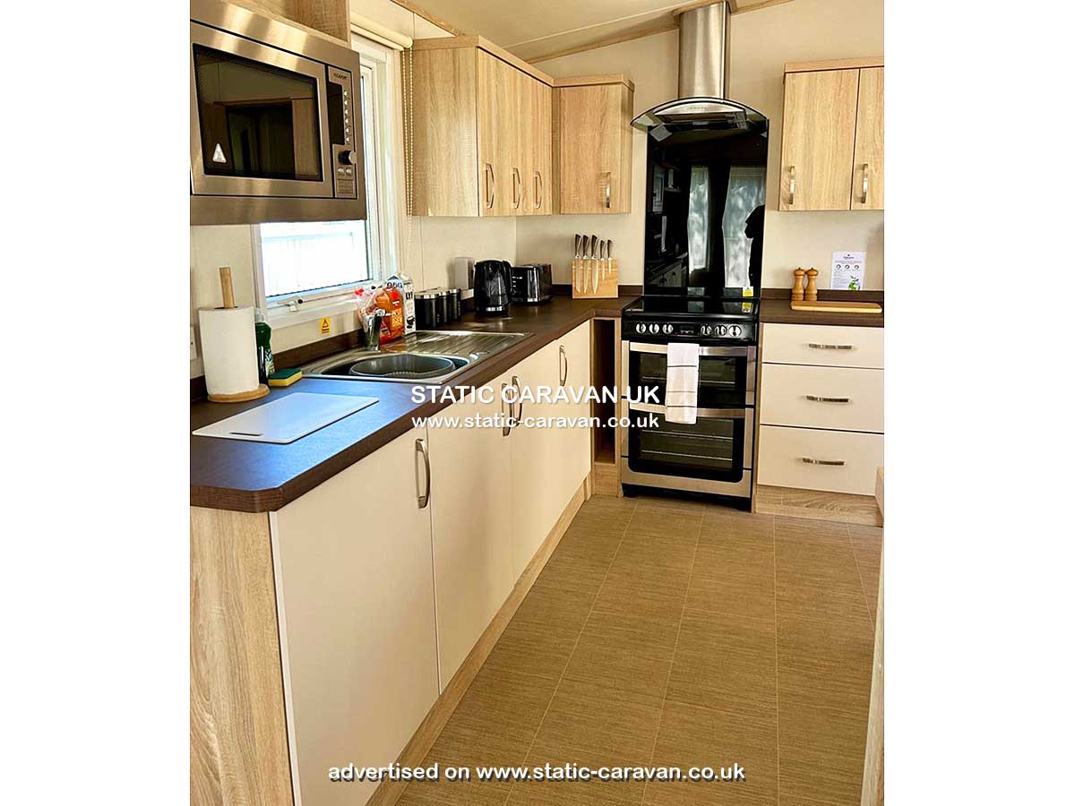 Caravan for hire M51 Leona at Hoburne Devon Bay, Paignton, Devon