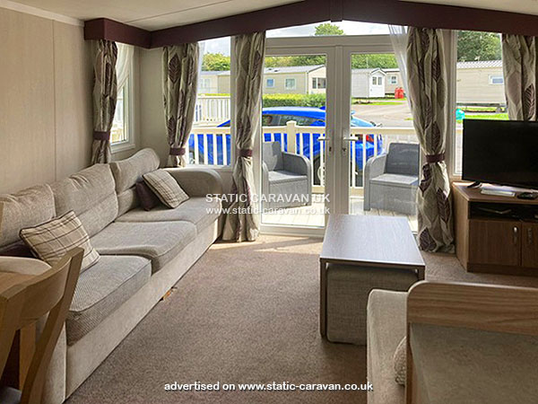 UK Private Static Caravan Holiday Hire at Marton Mere, Blackpool, Lancashire
