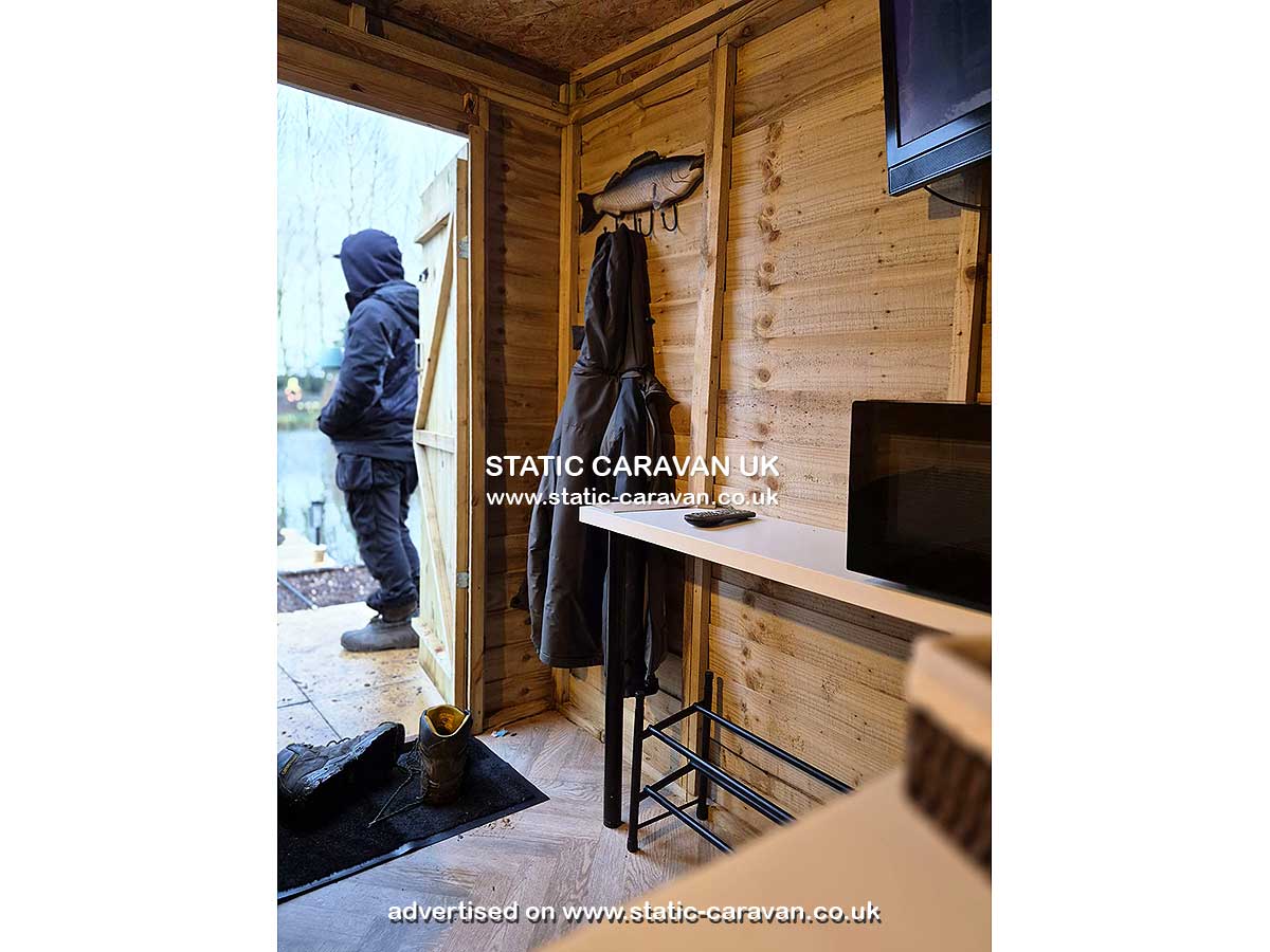 Caravan holiday rental Peg 16 at Lincoln Lane Lakes, Middle Rasen, Lincolnshire