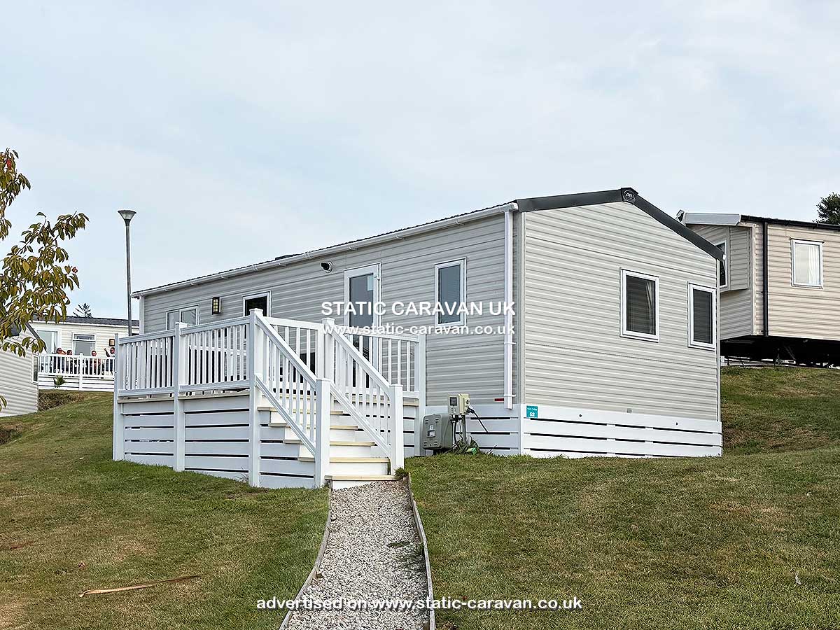 Caravan for hire Charlie’s Star PV52 at Newquay Bay Resort, Porth, Newquay, Cornwall