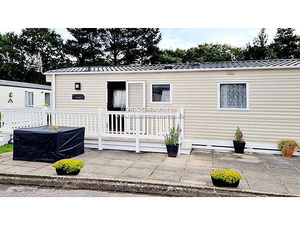 Caravan holiday rental B27 at Shorefield Country Park, Milford on Sea, Hampshire